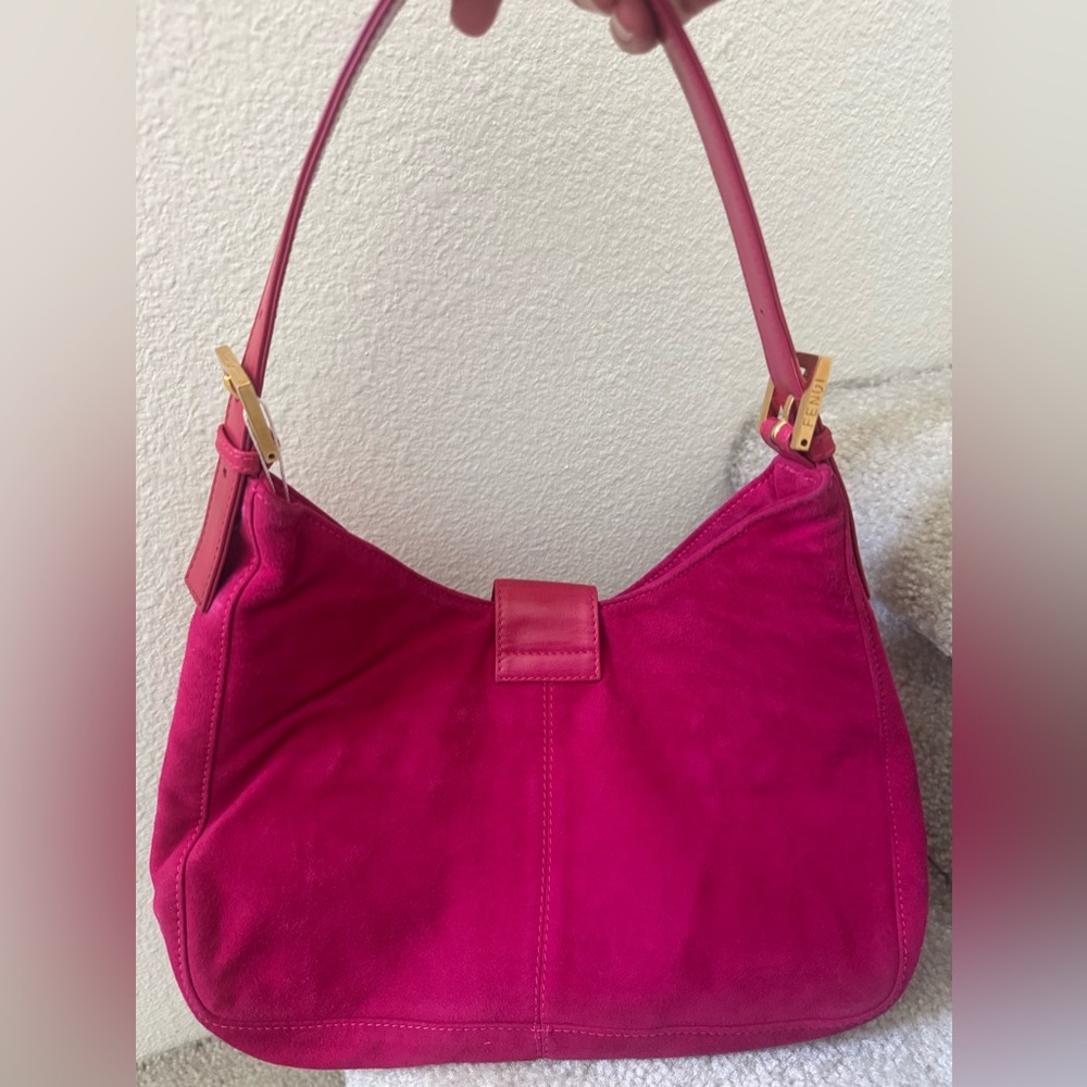 Fendi mamma baguette shoulder hobo bag in pink suede with glittery FF buckle - Picture 3 of 16